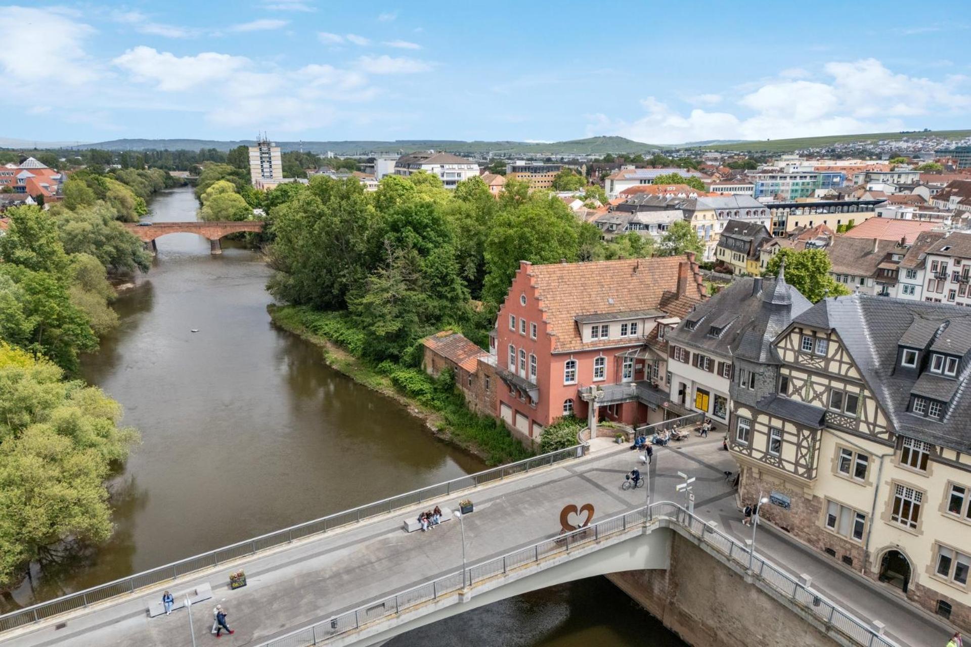 Altstadt Apartment Am Wasser Mit Parkplatz Und Grossem Garten Bad Kreuznach Luaran gambar